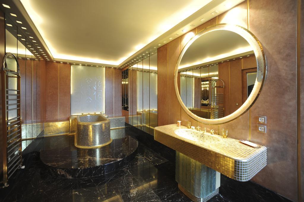 ชาโต เดอ คานิซี Hotel Canisy ภายนอก รูปภาพ