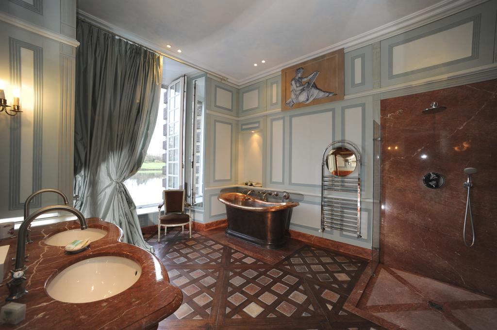 ชาโต เดอ คานิซี Hotel Canisy ภายนอก รูปภาพ